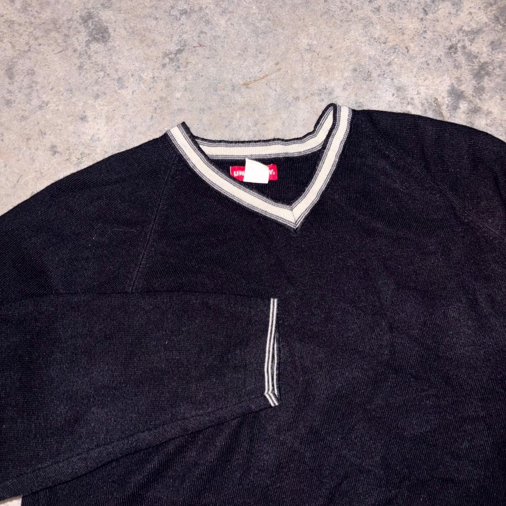 Vintage Unionbay Sweater Mens Large Black Tight Knit V Neck Winter Outdoor Retro